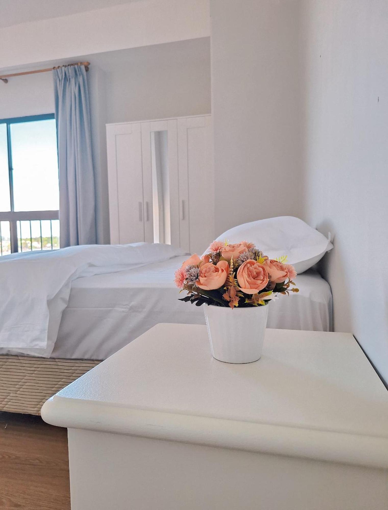 Cozzzy Hut Riverbank Suites Kuching With Spectacular River View Екстериор снимка